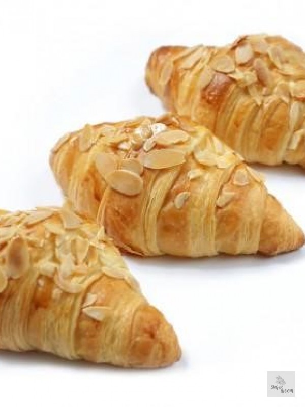 Croissant Hạnh Nhân