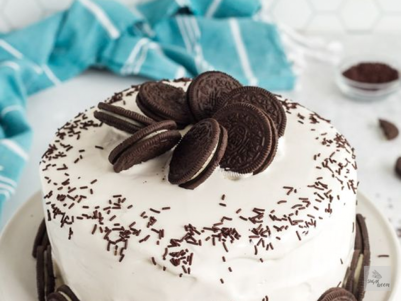 Mini Oreo Birthday Cake