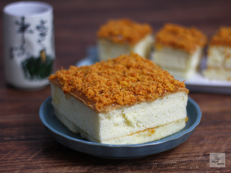 Bánh Bông Lan Khô Gà